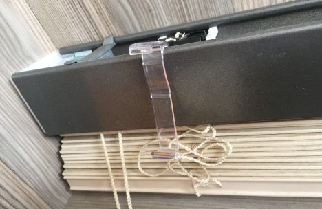 Valance clip fitted into the headrail